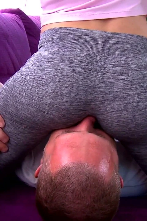 Seksi video: c4s aranxa rey tayt yüze oturma