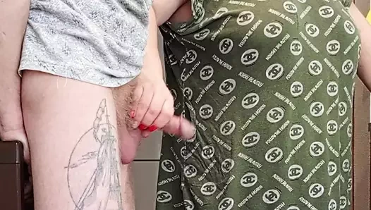 Mastürbasyon yaptıktan ve sakso çektikten sonra üvey annenin ağzına boşalma