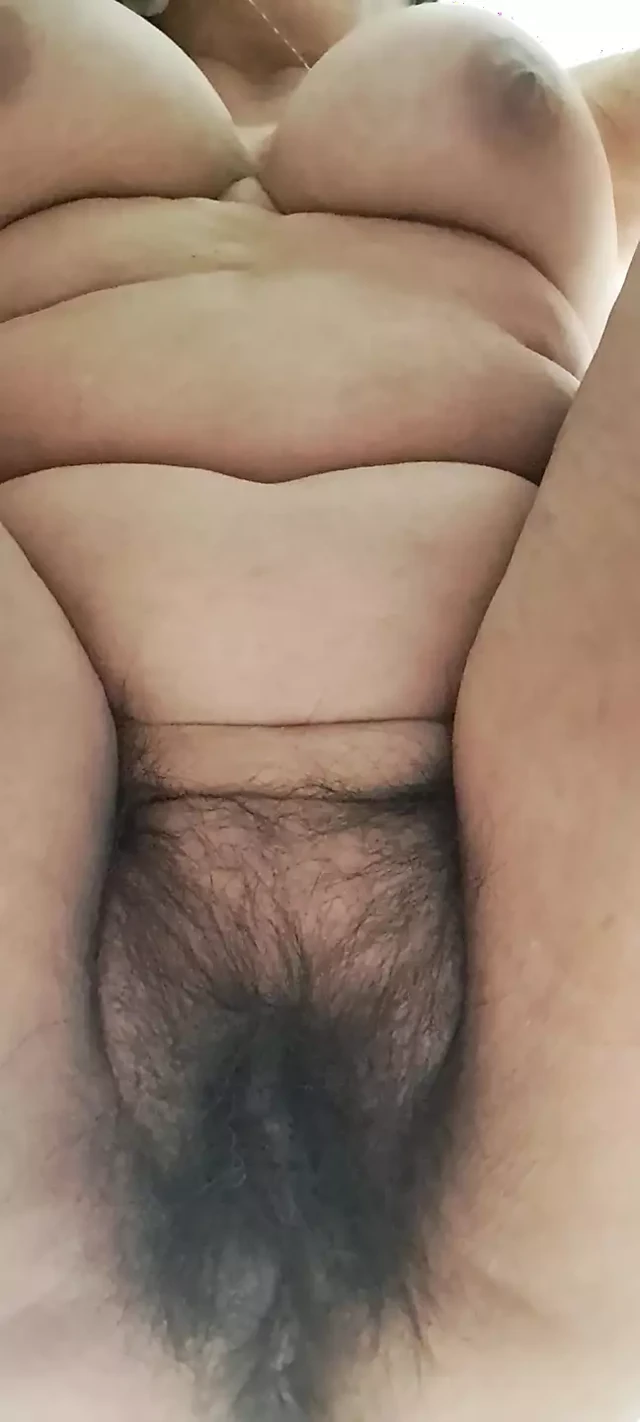 Üvey anne dört ayak üstünde çamaşır yıkıyor