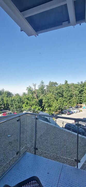 Güzel bir manzaraya sahip 5 yıldızlı bir otelde sabah seksi