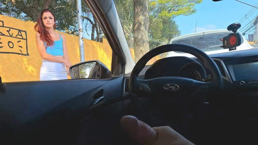 Sokakta riskli mastürbasyon... Güzel kadın yarağımı gördü.