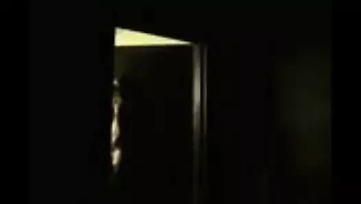 JOUIBRULANCE EST FACE A TOI DANS UNE CLInike SANS RENDEZVOUS