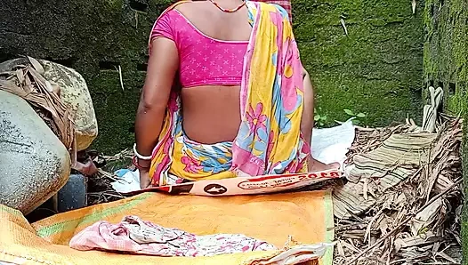 Açık havada banyo teyze seks