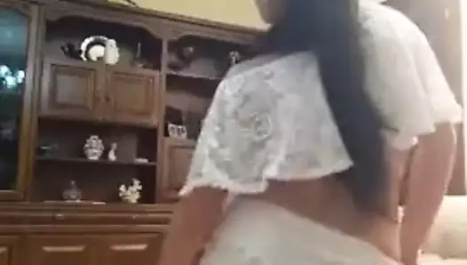 Küba kadın kıçını 2 kıpır kıpır