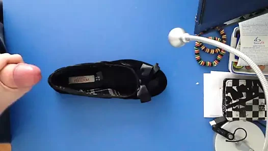 ayakkabıya boşalmak