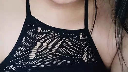 Esmer kadın götünde tam bir dildo yiyor