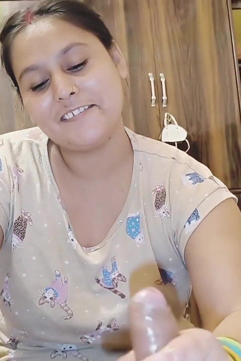 Anal seks derin gırtlak göt deliği büyük yarakla sikiliyor