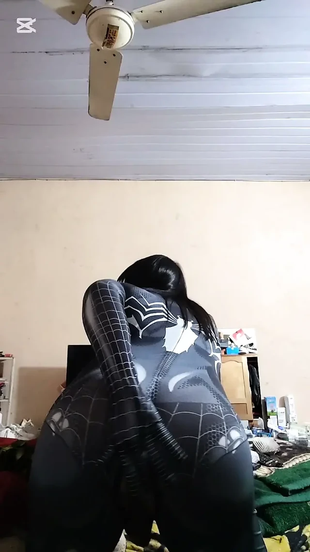 Bu büyük kıçlı sürtükle eğlen