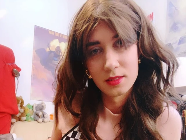 Seksi travesti kız dansı