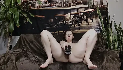 Kocasını koca zenci yarağıyla aldatıyor ve hamileliyor