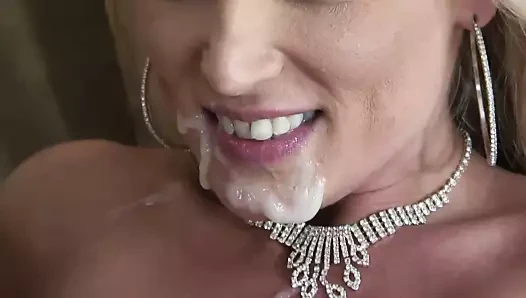 Kirli zevkim için güzel sarışın melek