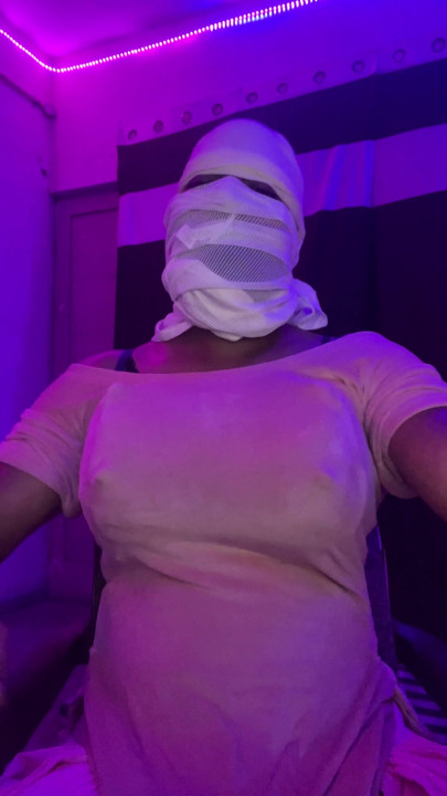 Sert meme ucu büyük göğüslerini gösteriyor travesti | Klip 3