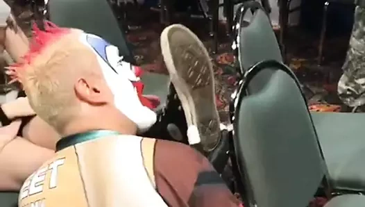 Converse spor ayakkabılar tapılıyor