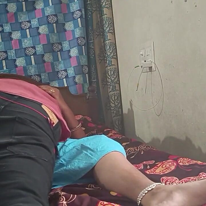 Teyzeyle bütün gün gizli ilişki sert sikiş telugu sesi