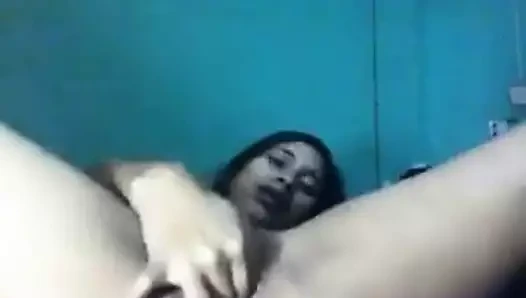 Desi kız parmak insta kimliği=genuinejannat