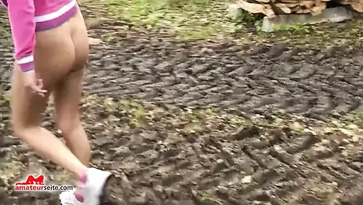 MissDoertie, Susi191 ve arkadaşlarıyla heyecan verici amatör derleme