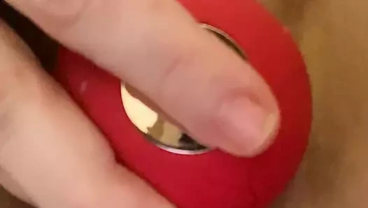 Rose Licking Vibratörden orgazm oluyor (kasılmalar 4.58'den başlıyor)