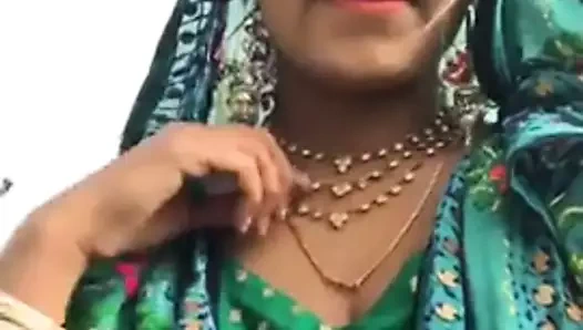 Güzel girl.mp4'ün şirin özçekimleri