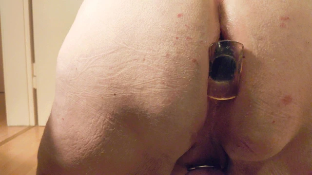 Creampie ile en büyük popo fişimi dışarı iterek