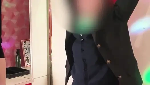 18 yaşındaki bir kızla simüle edilmiş bir SM oyun seansı yaşayın!