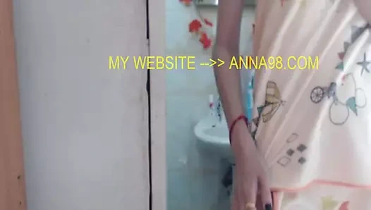 Penny berber bağlı içinde ip esnemeler yatakta mücadele