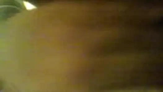 Tek başına parmaklıyor