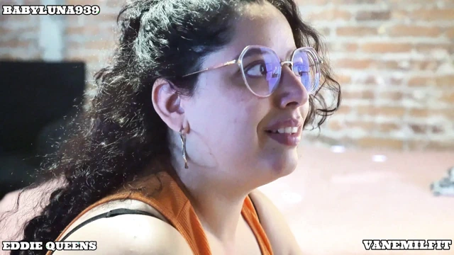 Eve Geliyorum ve Onları Aksiyonun Içinde Yakalıyorum