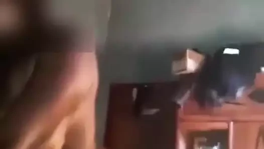 Abanoz cowgirl sürmek horoz üzerinde the farm