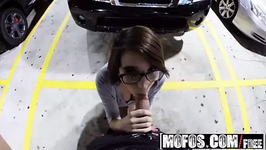 Mofos - anal deneyelim - cece capella - ilk önce büyük titty gfs