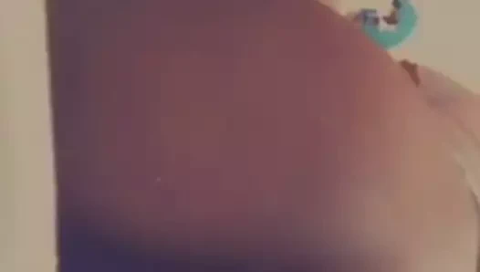 zad için twerk yapmak