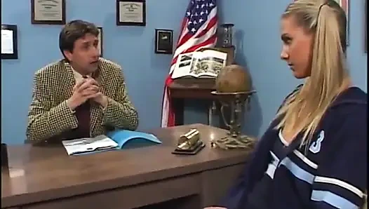 Sarışın kaltak külotunu oynatıyor