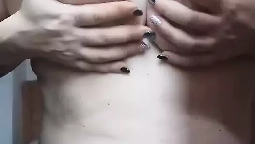 Büyük göğüslerim