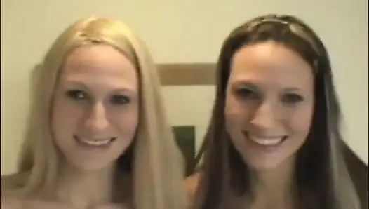 Mandi ve Kristina - amcık tıraşı - kamera arkası