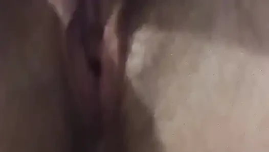 Amcık oynuyor