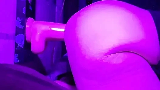 13 inçlik dildoma biniyorum