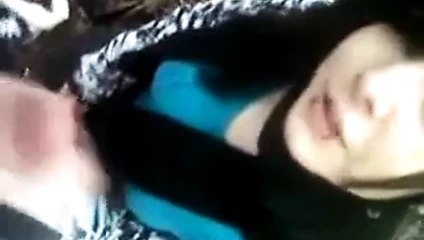 Sıcak esmer amatör oral seks ve boşalmak açık