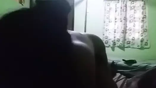 Karım taşaklarımı ve göt deliğimi emiyor