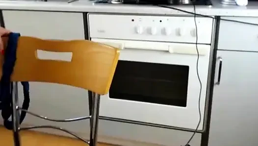 Sexydea'nın yaramaz mutfak twerk: iştahını renklendirmek için baştan çıkarıcı hareketler!