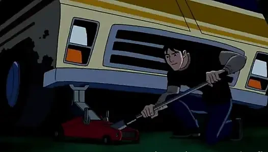 Seksi ateşli figür Gwen sakso çekiyor