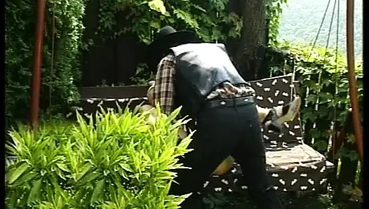 Alman Kapılarının Arkasında Özenle Siktir Edilir - Tam Film