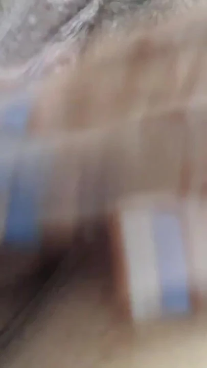 Dedem bana şeker gönderiyor ve ona sulu amımı ve büyük göğüslerimi ve götümü sağdığımın bir videosu gönderiyorum. | Klip 2