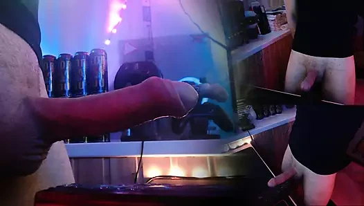 Yeni bir gün, yeni bir boşalma...