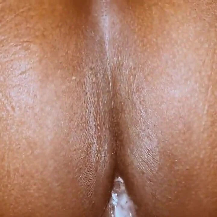 Büyük götlü Layla komşusunu sikerken yakalandı