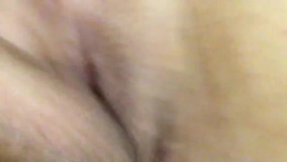 Megalous poutsous psaxnei