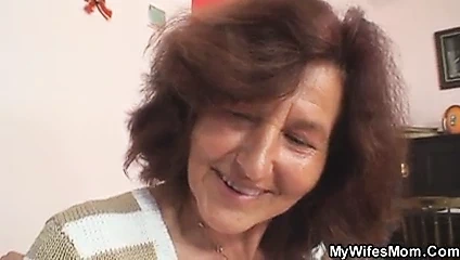 Az önce kızının erkek arkadaşını becerdi