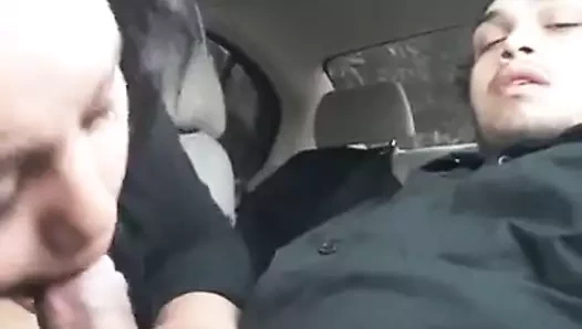 Pis milf alma bir oral seks içinde the araba