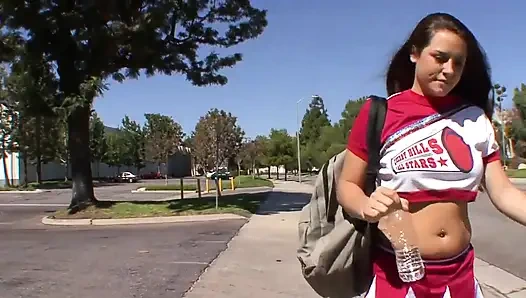 Amigo kız ve büyük yaşlı yarak