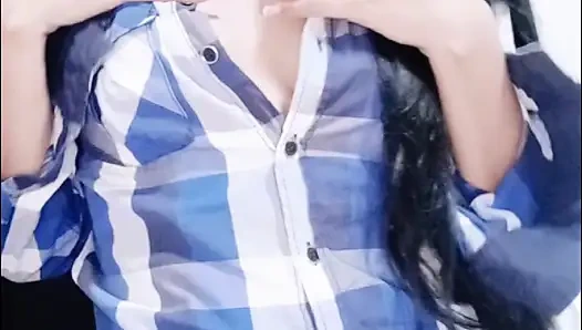 Eğlenmen için ayaklarımı gösteriyorum, öpüyorum, ovuyorum ve okşuyorum