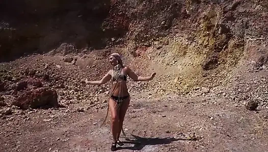 Hills'te Otherland dansı