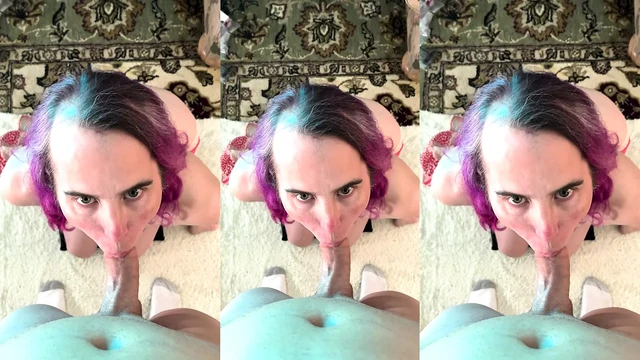 Розововолосая глубоко заглатывает хуй - подборка 1